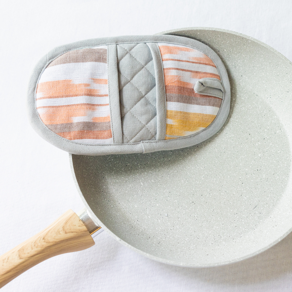 Handmade Oval Kitchen Pot Holders, Hot Pan Holders, Kitchen Linens, Kitchen  & Dining 'trucks' Pattern 1 Pair 100% Cotton 