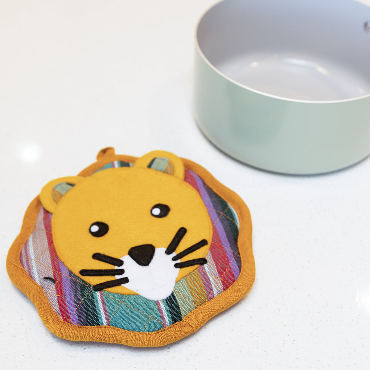 Lion Dual-Purpose Trivet & Pot Holder